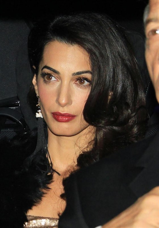 Inside Mr and Mrs Clooneys English wedding bash